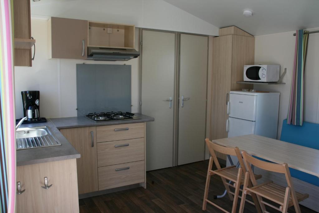 Camping De La Baie Otel La Trinité-sur-Mer Oda fotoğraf